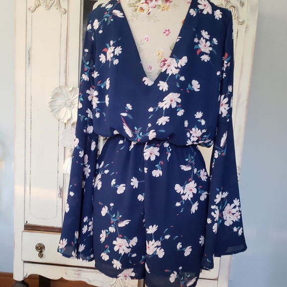 Guessโ Romper - Picture 9 of 12